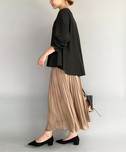 PICCIN（ピッチン）の「袖シャーリング裾フレアーブラウス（シャツ/ブラウス・レディース・ブラック/ネイビー/チェリーピンク・M）」の4枚目の写真