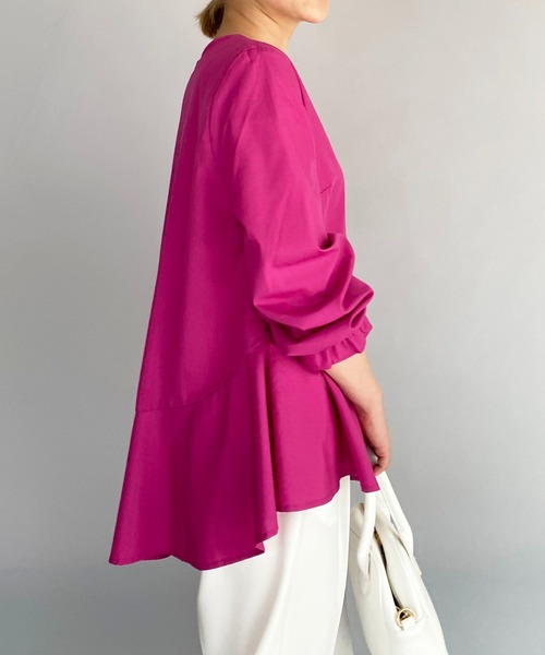 PICCIN（ピッチン）の「袖シャーリング裾フレアーブラウス（シャツ/ブラウス・レディース・ブラック/ネイビー/チェリーピンク・M）」の5枚目の写真