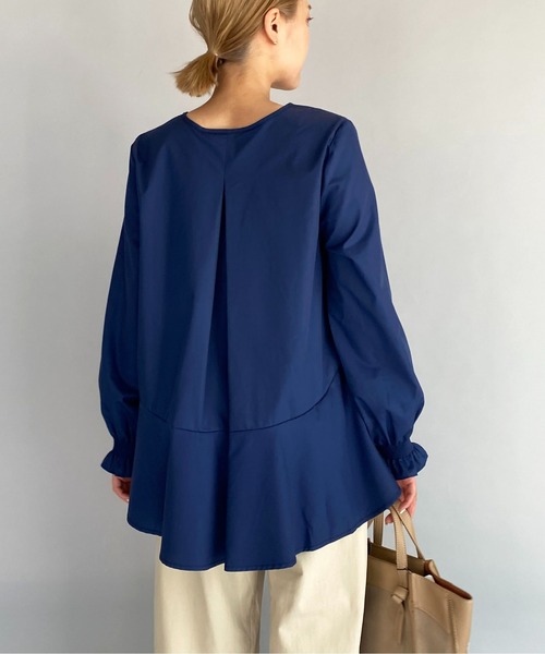 PICCIN（ピッチン）の「袖シャーリング裾フレアーブラウス（シャツ/ブラウス・レディース・ブラック/ネイビー/チェリーピンク・M）」の6枚目の写真