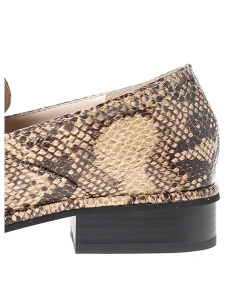 INGNI（イング）の「スクエアトゥヒールローファー（ローファー・レディース・ブラック/アイボリー/パイソン・M）」の13枚目の写真