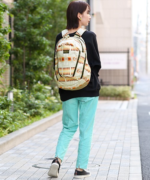 PENDLETON(ペンドルトン)の「【PENDLETON】フランネルプリントフルオープンリュック(バックパック/リュック・レディース・ブラック/オフホワイト・FREE)」の3枚目の写真