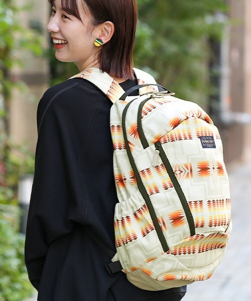 PENDLETON(ペンドルトン)の「【PENDLETON】フランネルプリントフルオープンリュック(バックパック/リュック・レディース・ブラック/オフホワイト・FREE)」の4枚目の写真