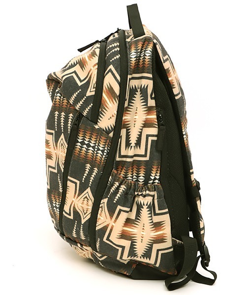 PENDLETON(ペンドルトン)の「【PENDLETON】フランネルプリントフルオープンリュック(バックパック/リュック・レディース・ブラック/オフホワイト・FREE)」の13枚目の写真