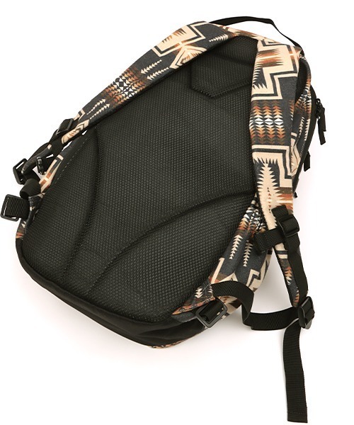 PENDLETON(ペンドルトン)の「【PENDLETON】フランネルプリントフルオープンリュック(バックパック/リュック・レディース・ブラック/オフホワイト・FREE)」の16枚目の写真