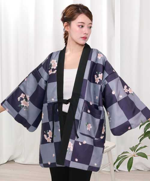 KYOETSU(キョウエツ)の「リバーシブルはんてんレディース(その他アウター・レディース・ブラック系その他/パープル系その他/レッド系その他/パープル系その他2/パープル系その他3・M/L)」の4枚目の写真