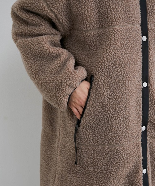 vis-`a-vis（ビサビ）の「【WEB限定】リバーシブルで着られる！ボア＆キルティングロング丈ブルゾン（ブルゾン・レディース・ブラック/オフホワイト/カーキ・L/M）」の14枚目の写真