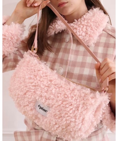 epine（エピヌ）の「epine label poodle fur bag（ショルダーバッグ