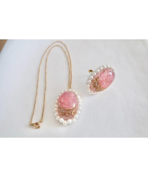 tone(トーン)の「【hazeleyes】2点セット/オーバルパールの刺繍リング&ペンダント【hazeleyes-ヘーゼルアイズ】(MA)(リング・レディース・パープル/ブラウン/ピンク・FREE)」の3枚目の写真