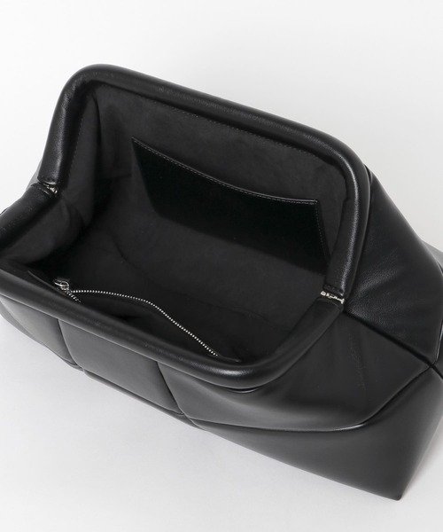 ADD CULUMN(アドカラム)の「ADD CULUMN PUFF CLUCTH(クラッチバッグ・レディース・ブラック/ブルー・FREE)」の4枚目の写真