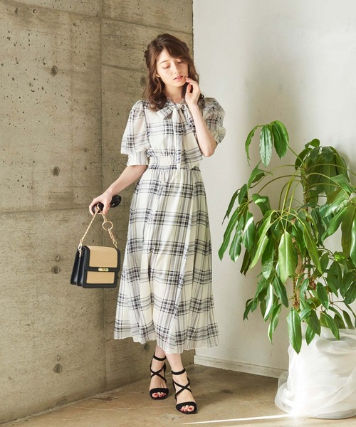 NOELA(ノエラ)の「【WEB限定カラーあり】シャイニーシアー2WAYワンピース(ワンピース・レディース・オフホワイト/ピンク/ブルー/その他1・S/M)」の5枚目の写真
