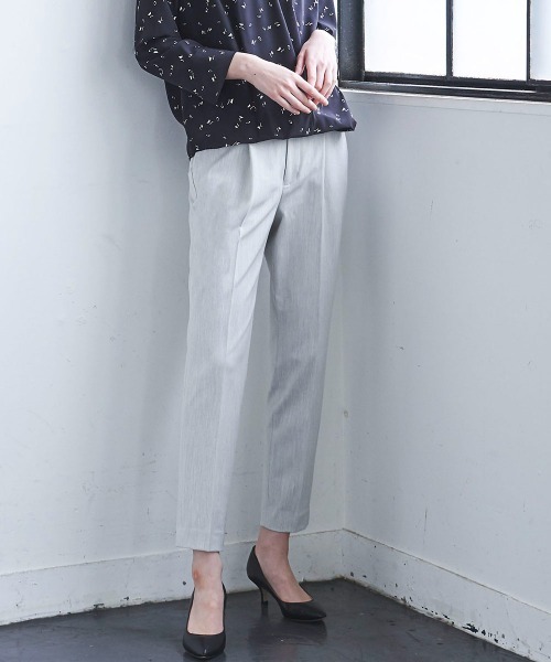 la.f…(ラエフ)の「HAUTEC ペグトップパンツ《セットアップ対応/洗濯機で洗える》(スラックス・レディース・ホワイト/ネイビー/グレー/ダークネイビー/ホワイト系その他・11号/7号/9号)」の4枚目の写真
