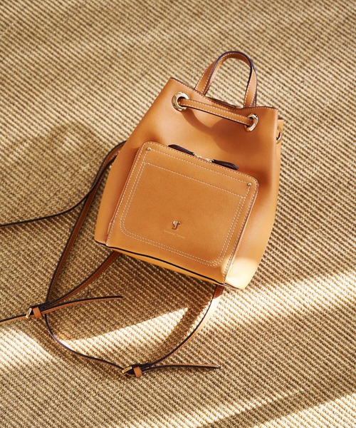 Samantha Thavasa（サマンサタバサ）の「Pomme d'espoir ポムディスポワール ステッチリュック（バックパック/リュック・レディース・ネイビー/キャメル/グレイッシュベージュ・FREE）」の3枚目の写真