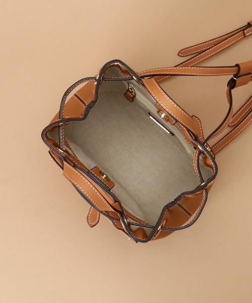 Samantha Thavasa（サマンサタバサ）の「Pomme d'espoir ポムディスポワール ステッチリュック（バックパック/リュック・レディース・ネイビー/キャメル/グレイッシュベージュ・FREE）」の6枚目の写真