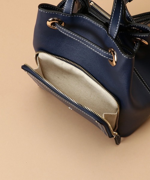 Samantha Thavasa（サマンサタバサ）の「Pomme d'espoir ポムディスポワール ステッチリュック（バックパック/リュック・レディース・ネイビー/キャメル/グレイッシュベージュ・FREE）」の14枚目の写真