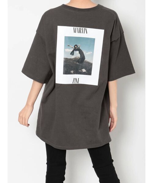 MURUA(ムルーア)の「MARTINZINE Tシャツ(Tシャツ/カットソー・レディース・ホワイト/ダークグレー・FREE)」の15枚目の写真