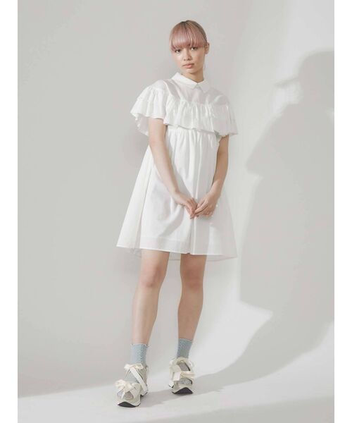 merry jenny（メリージェニー）の「Wフリルケープミニワンピース（ワンピース・レディース・オフホワイト/ブラック/ブルー・FREE）」の2枚目の写真