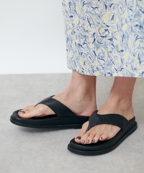 MOHI. SETA フラットサンダル THE CHIC（ザシック）の「【THE CHIC】MOHI．SETA