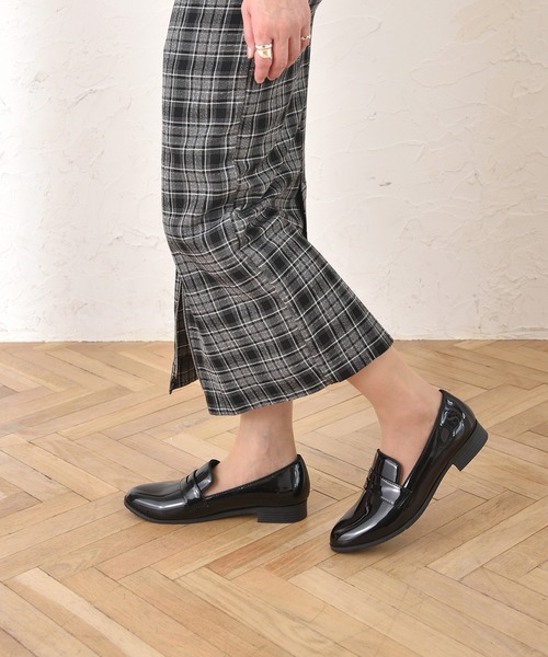 Balancoire(ブランコアール)の「【生活撥水】コインローファー(ローファー・レディース・ブラック/グレイッシュベージュ/ブラック系その他・24.5cm/24.0cm/23.5cm/22.5cm/23.0cm/25.0cm)」の9枚目の写真