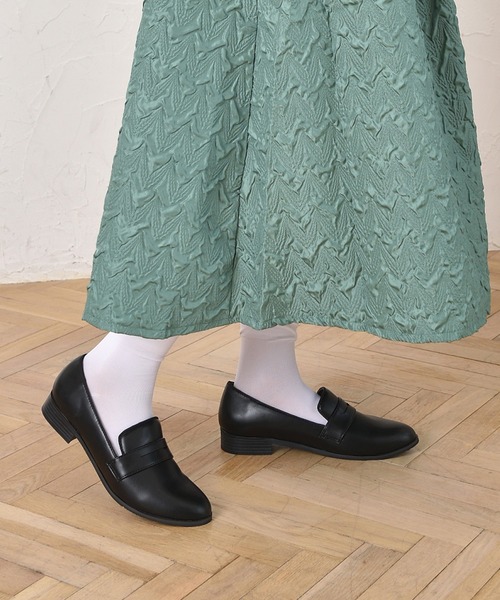 Balancoire(ブランコアール)の「【生活撥水】コインローファー(ローファー・レディース・ブラック/グレイッシュベージュ/ブラック系その他・24.5cm/24.0cm/23.5cm/22.5cm/23.0cm/25.0cm)」の14枚目の写真