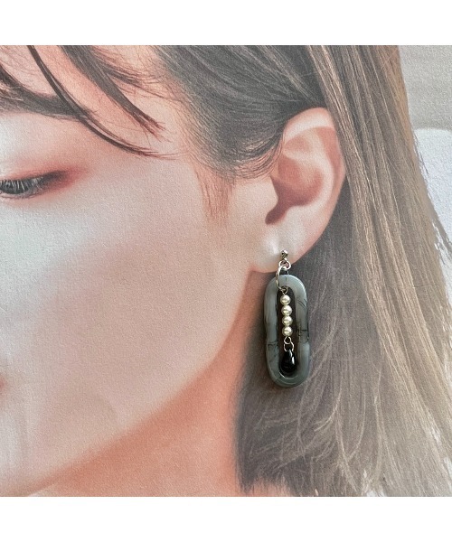 tone(トーン)の「【-lensa-】オーバルピアス(グレー) (MA)(ピアス(両耳用)・レディース・グレー・FREE)」の2枚目の写真