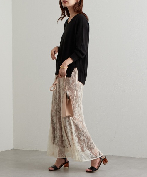 natural couture(ナチュラルクチュール)の「2022AWアイテム/大好評!リバイバルアイテム/プチプラカシミアタッチVネックニット(ニット/セーター・レディース・ブラック/グリーン/オフホワイト/ピンク/ブルー/ベージュ・FREE)」の14枚目の写真