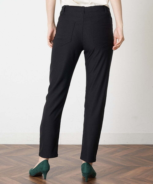 OFUON le MK（オフオンルエムケー）の「【洗濯機で洗える】ハイパーストレッチパンツ（デニムパンツ・レディース・ブラック・38/36）」の4枚目の写真