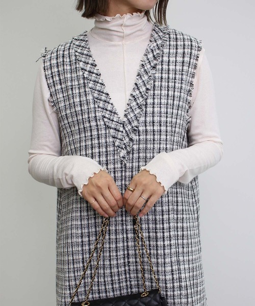 MLI'A(エムリア)の「Vネックベスト(ベスト・レディース・オフホワイト/ホワイト×ブラック/ブラック・M)」の1枚目の写真