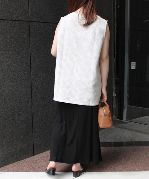 MLI'A(エムリア)の「Vネックベスト(ベスト・レディース・オフホワイト/ホワイト×ブラック/ブラック・M)」の21枚目の写真