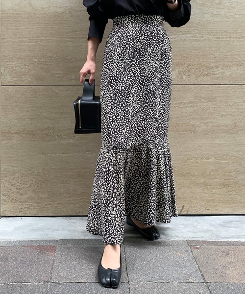 JUNOAH（ジュノア）の「レオパードマーメイドスカート（スカート・レディース・グレイッシュベージュ/ホワイト/ブラック・MEDIUM/X-LARGE/LARGE）」の4枚目の写真