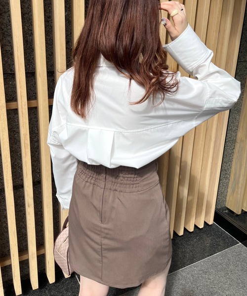 OLIVE des OLIVE(オリーブデオリーブ)の「マントスリーブビッグシャツ(シャツ/ブラウス・レディース・オフホワイト/サックスブルー/ネイビー・FREE)」の8枚目の写真