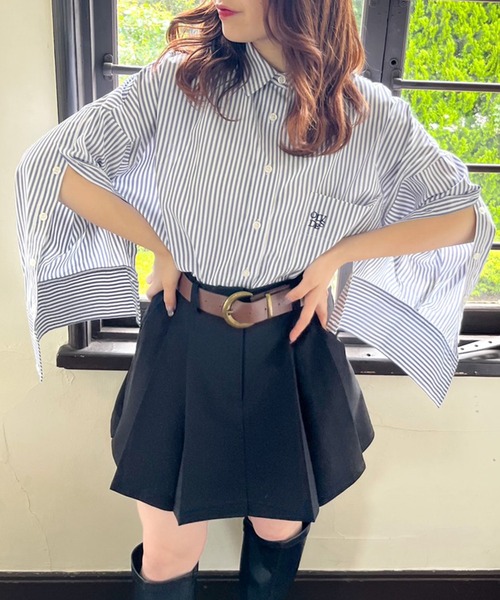 OLIVE des OLIVE(オリーブデオリーブ)の「マントスリーブビッグシャツ(シャツ/ブラウス・レディース・オフホワイト/サックスブルー/ネイビー・FREE)」の12枚目の写真