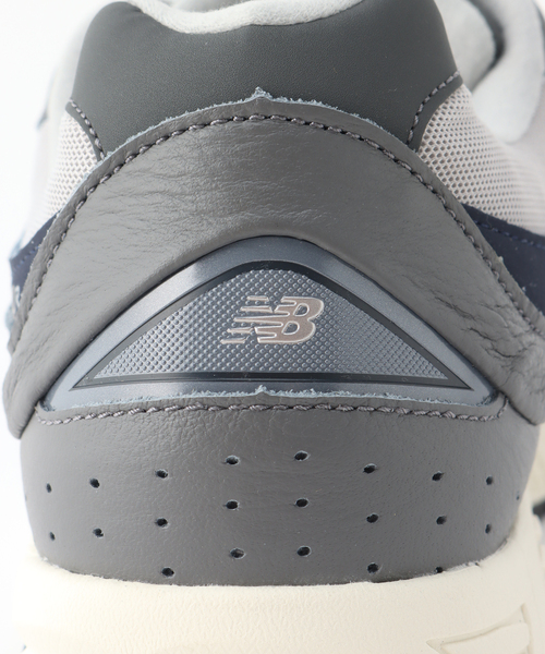 NEW BALANCE(ニューバランス)の「【New Balance / ニューバランス】M2002RHP(スニーカー・メンズ・チャコールグレー・26cm/26.5cm/27cm/27.5cm/28cm)」の8枚目の写真