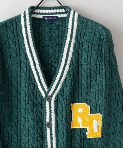 Blue Standard （ブルースタンダード）の「【BLUE STANDARD/ブルースタンダード】5G カレッジデザイン レタードカーディガン（カーディガン/ボレロ・メンズ・ホワイト/ダークグリーン/杢グレー・MEDIUM/LARGE/X-LARGE）」の6枚目の写真