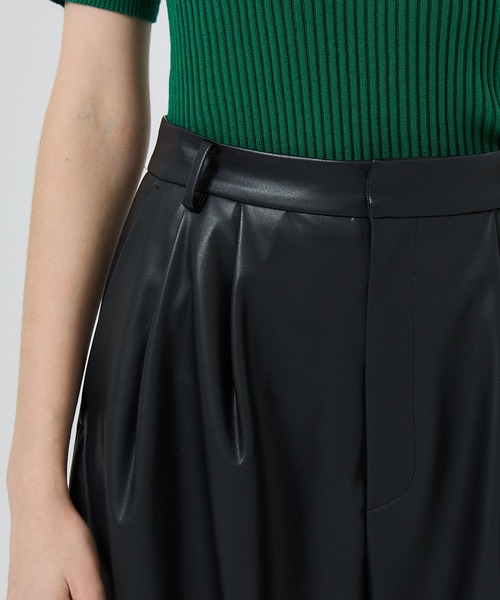 city（シティ）の「【CITY】ソフトレザーライクワイドパンツ[洗える]（その他パンツ・レディース・ブラック/アイボリー・1/2）」の6枚目の写真