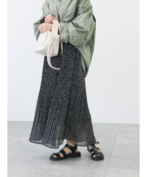 Lugnoncure（ルノンキュール）の「ランダムドット消しプリーツスカート（スカート・レディース・オフホワイト/ブルー/ブラック・ﾌﾘ-）」の2枚目の写真