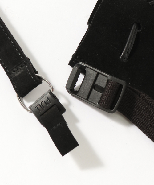 hobo（ホーボー）の「【hobo/ホーボー】DRAWSTRING POUCH FIDLOCK(R) BUCKLE（ショルダーバッグ・メンズ・ブラック/ベージュ系その他・FREE）」の15枚目の写真