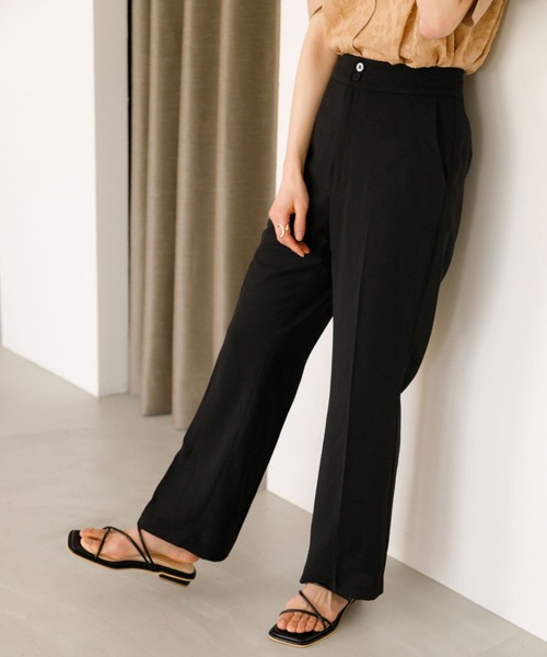 HEYUMM（ヘユム）の「ハイウエストセミフレアパンツ（その他パンツ・レディース・ライトピンク/ブラック/オフホワイト・SMALL/MEDIUM）」の2枚目の写真