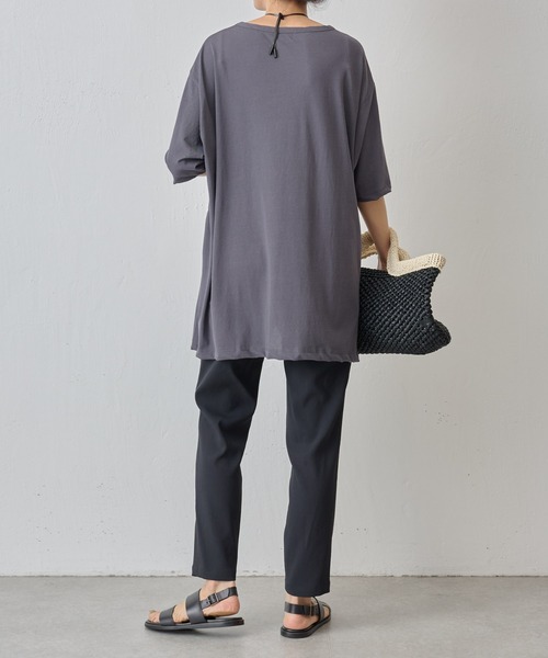 BEARDSLEY(ビアズリー)の「強撚 オーバーサイズTシャツ(Tシャツ/カットソー・レディース・ダークグレー/ホワイト・FREE)」の21枚目の写真