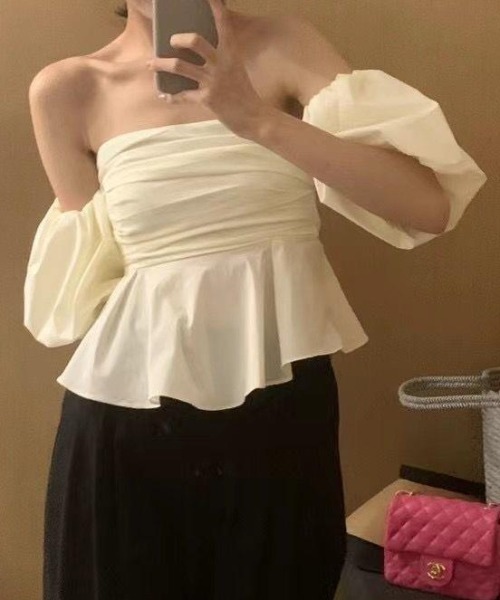 deux amour(ドゥーザムール)の「オフショルクロップドフレアブラウス(シャツ/ブラウス・レディース・ホワイト/グレー・FREE)」の10枚目の写真