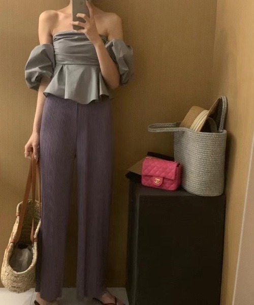 deux amour(ドゥーザムール)の「オフショルクロップドフレアブラウス(シャツ/ブラウス・レディース・ホワイト/グレー・FREE)」の11枚目の写真