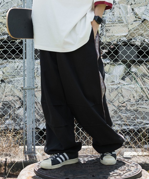 kutir(クティール)の「トラックラインスノーパンツ(その他パンツ・メンズ・ブラック/カーキ・LARGE/SMALL/MEDIUM)」の4枚目の写真