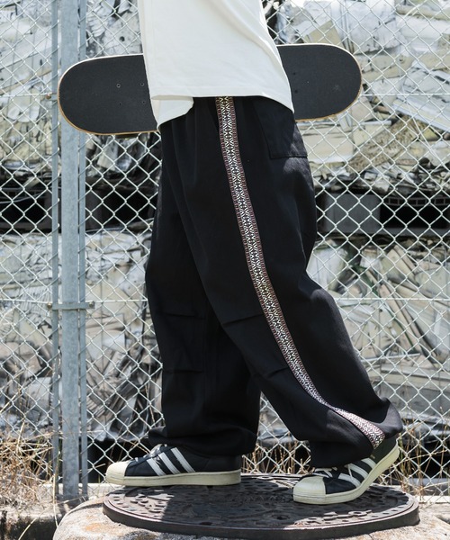 kutir(クティール)の「トラックラインスノーパンツ(その他パンツ・メンズ・ブラック/カーキ・LARGE/SMALL/MEDIUM)」の7枚目の写真