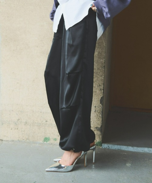 AIC.（エーアイシー）の「2WAYサテンカーゴパンツ（カーゴパンツ