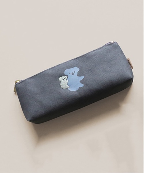COMMON WARE（コモンウェアー）の「EC:MATOKA SCHATZ PEN CASE ペンケース（ペン類・レディース・ベージュ/グレイッシュベージュ/ネイビー/ベビーピンク/オリーブ/ブラック・FREE）」の4枚目の写真