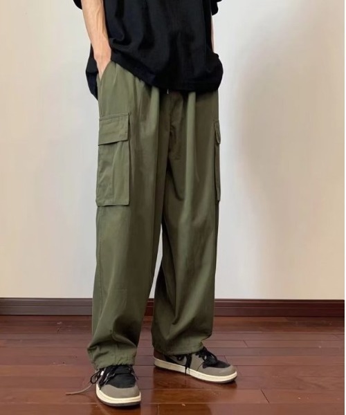 COMON+(コモンプラス)の「裾 スピンドル 付 ワイド カーゴ イージーパンツ(カーゴパンツ・メンズ・ブラック/カーキ・L/M)」の5枚目の写真