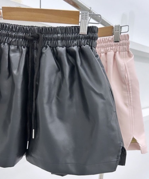 ipugo(イプゴ)の「ipugo/イプゴ レザーショートパンツ(その他パンツ・レディース・ブラック/ピンク/ベージュ・FREE)」の12枚目の写真