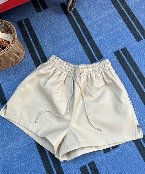 ipugo(イプゴ)の「ipugo/イプゴ レザーショートパンツ(その他パンツ・レディース・ブラック/ピンク/ベージュ・FREE)」の14枚目の写真