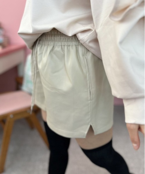 ipugo(イプゴ)の「ipugo/イプゴ レザーショートパンツ(その他パンツ・レディース・ブラック/ピンク/ベージュ・FREE)」の15枚目の写真