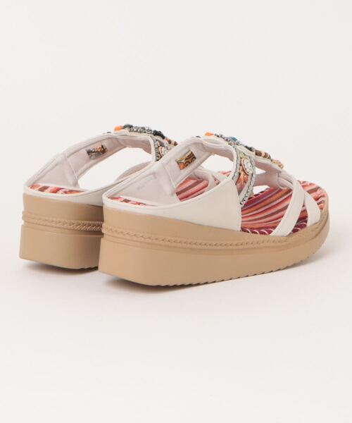 チチカカ（チチカカ）の「エスニックビーズサンダル（サンダル・レディース・オフホワイト/ブラック・LARGE/MEDIUM）」の11枚目の写真