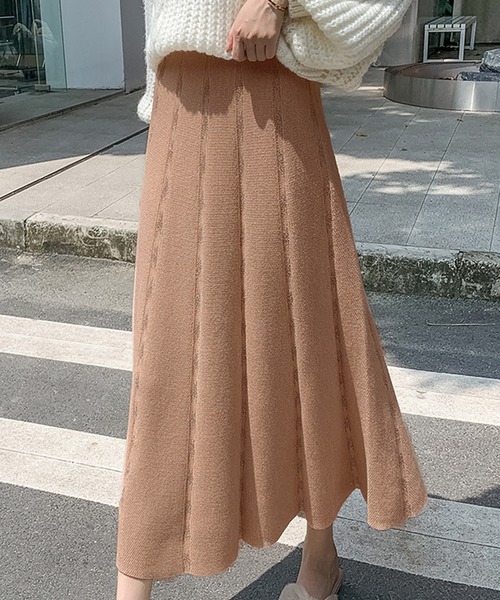 MILAE（ミレ）の「千鳥ラインニットフレアロングスカート（スカート・レディース・ブラック/ピンクベージュ/ブラウン/オフホワイト/グレー・FREE）」の7枚目の写真